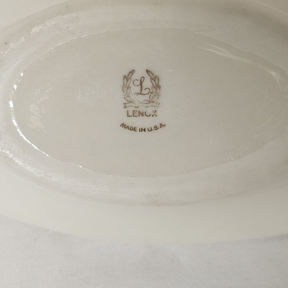 Vtg Lenox Ivory Porcelain Bowl With 24K Gold Trim Boat-Shaped Serving Dish - USA - Picture 6 of 8